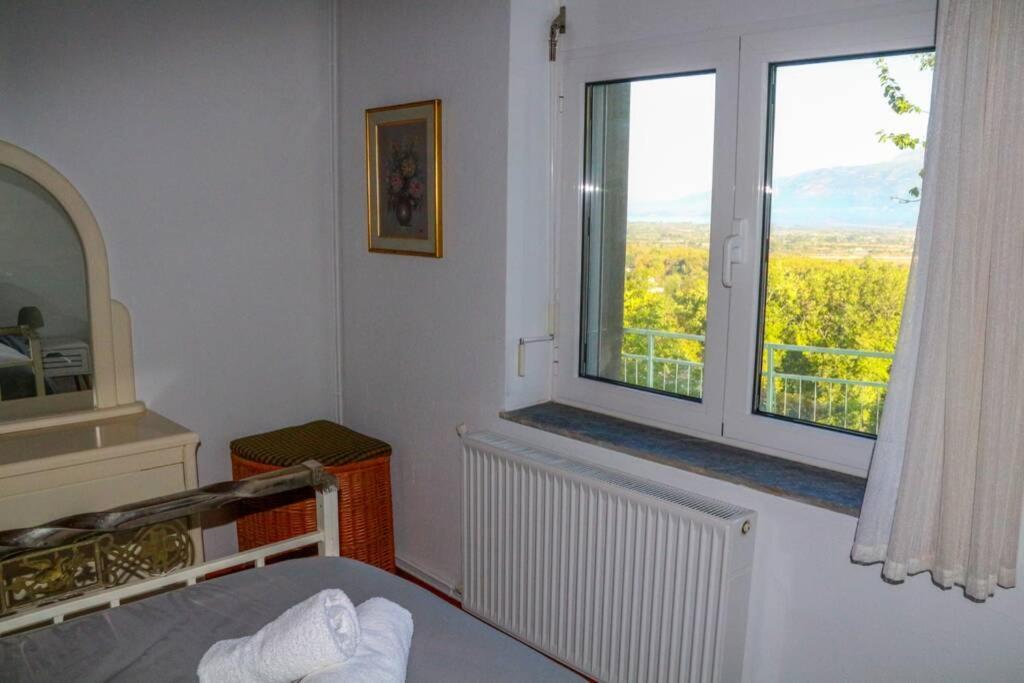 Breathtaking Lake View Cottage With A Fireplace Next To Ioannina City! Εξωτερικό φωτογραφία